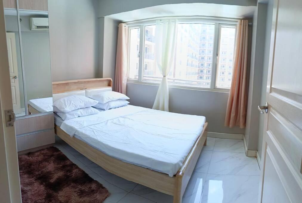 Monarch Parksuites - Balmoral Place Paranaque City Luaran gambar