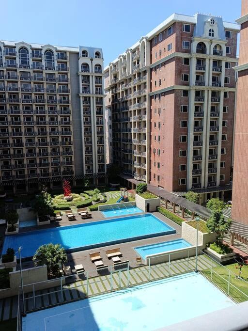 Monarch Parksuites - Balmoral Place Paranaque City Luaran gambar
