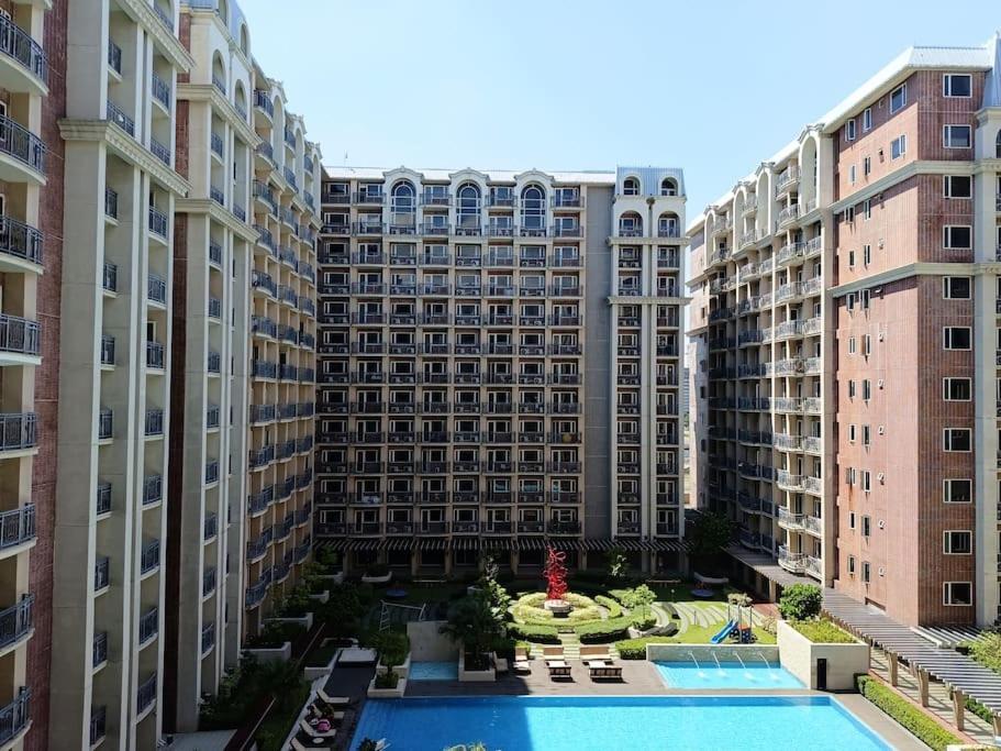 Monarch Parksuites - Balmoral Place Paranaque City Luaran gambar